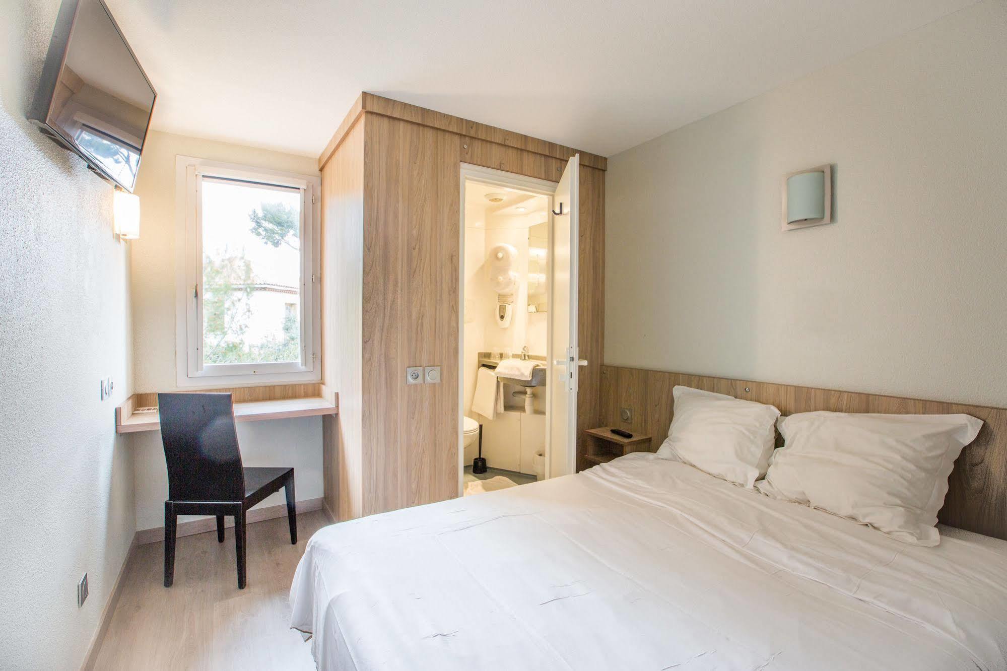 Hotel Parc Azur - Toulon Ольюль Екстер'єр фото