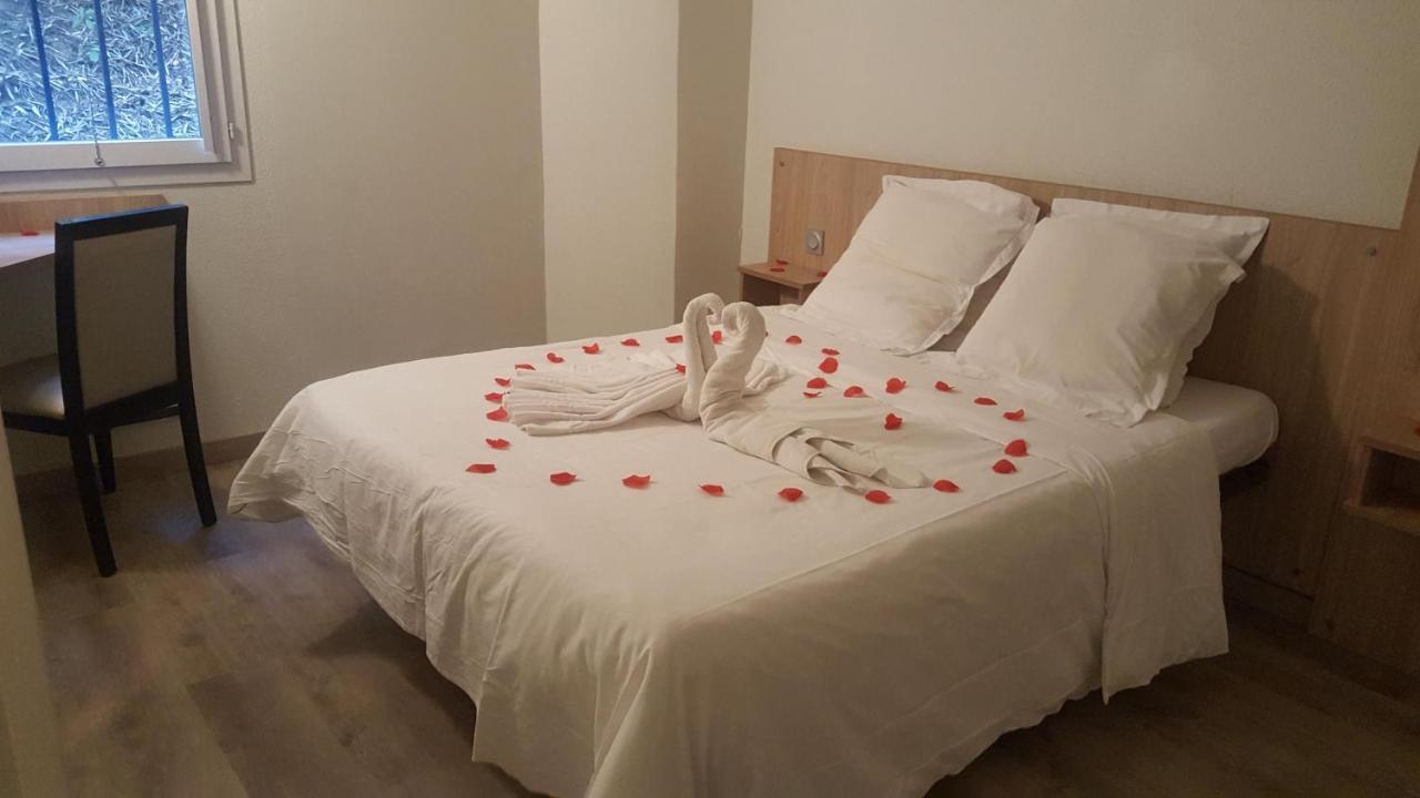 Hotel Parc Azur - Toulon Ольюль Екстер'єр фото